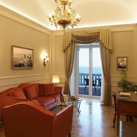 Grand Excelsior Vittoria Otel
