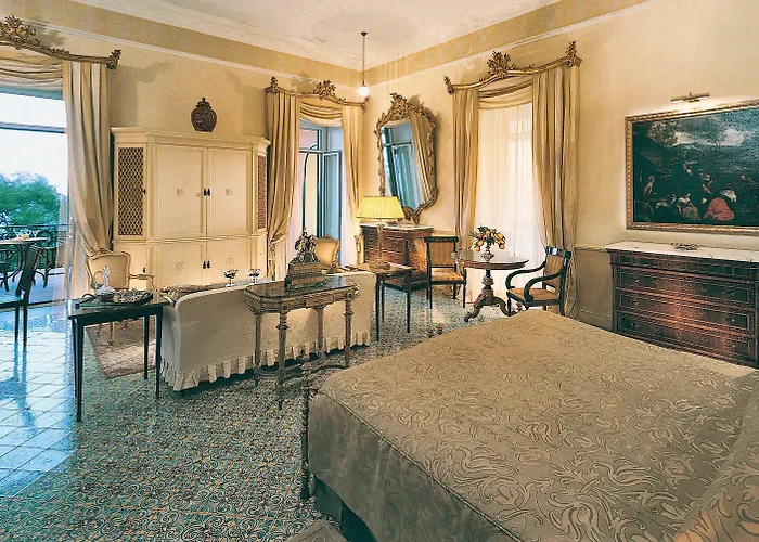 Grand Excelsior Vittoria Hotell 5*