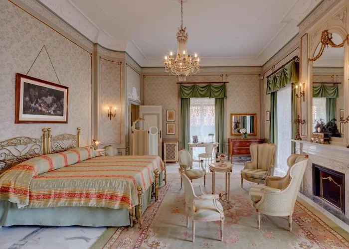 Grand Excelsior Vittoria Hotell 5*