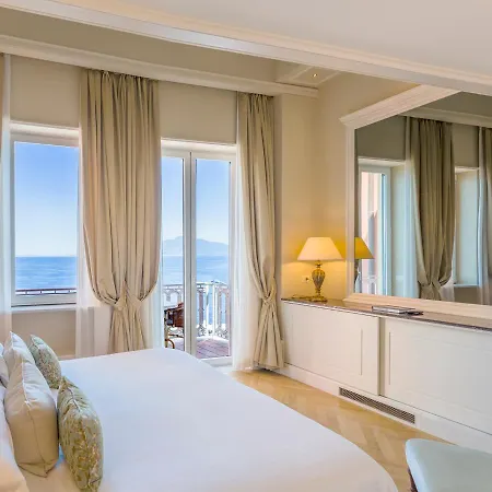Grand Excelsior Vittoria Hotel