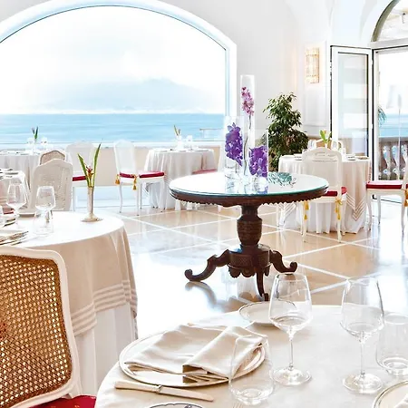Grand Excelsior Vittoria Hotel 5*