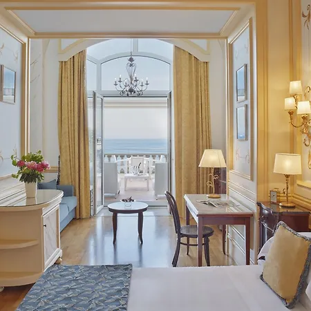 Grand Excelsior Vittoria Hotel 5*