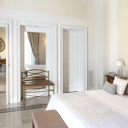 Grand Excelsior Vittoria Hotel 5*