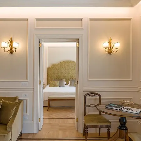 Grand Excelsior Vittoria Hotel 5*