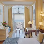 Grand Excelsior Vittoria מלון