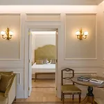 Grand Excelsior Vittoria מלון 5*