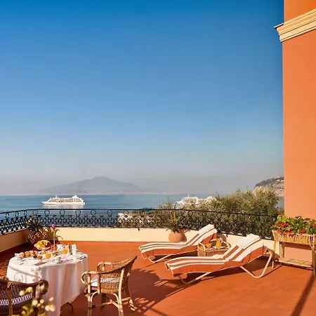 Grand Excelsior Vittoria Hotel