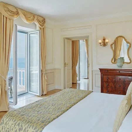 Grand Excelsior Vittoria Hotel 5*