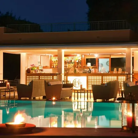 Grand Excelsior Vittoria Hotel 5*