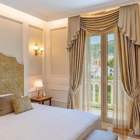 Grand Excelsior Vittoria Hotel