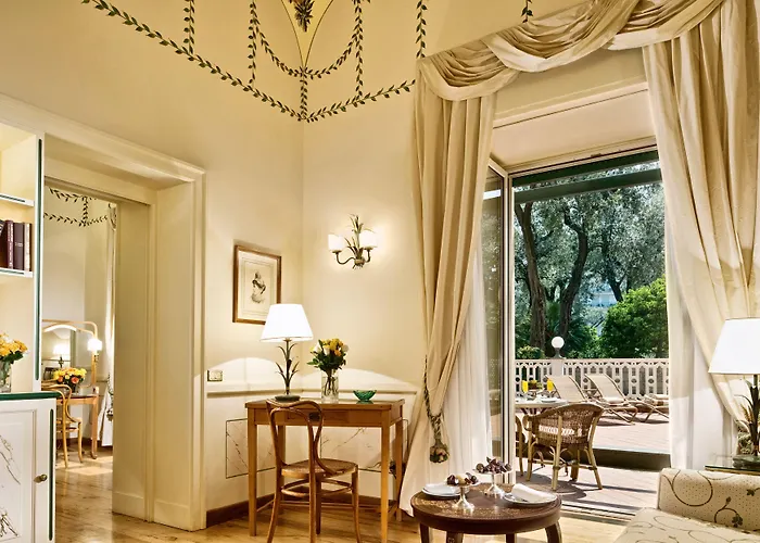 Grand Excelsior Vittoria Hotel