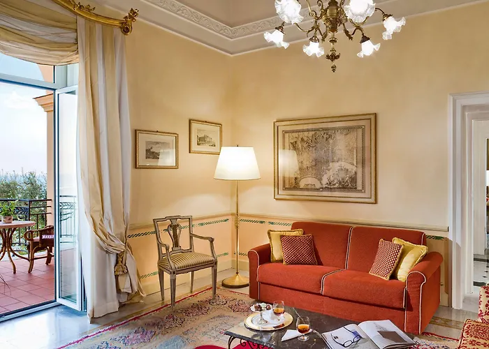 Grand Excelsior Vittoria Hotel