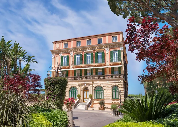 Grand Excelsior Vittoria Hotel 5*