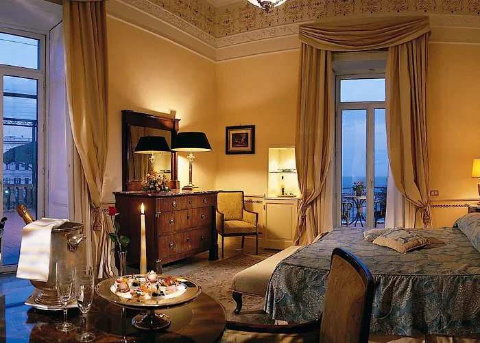 Grand Excelsior Vittoria Hotel 5*