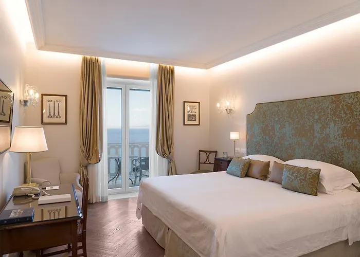 Grand Excelsior Vittoria 5* Półwysep Sorrentyński