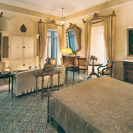 Grand Excelsior Vittoria מלון 5*