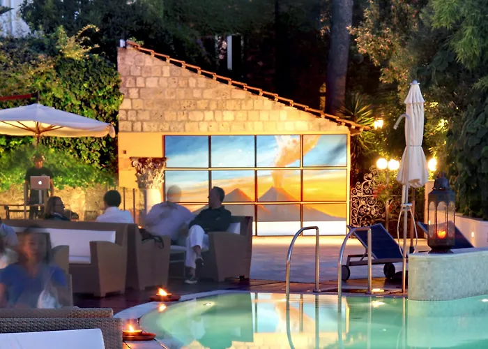 Hotell Grand Excelsior Vittoria 5*