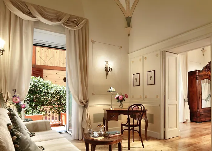 Grand Excelsior Vittoria Hotel 5*