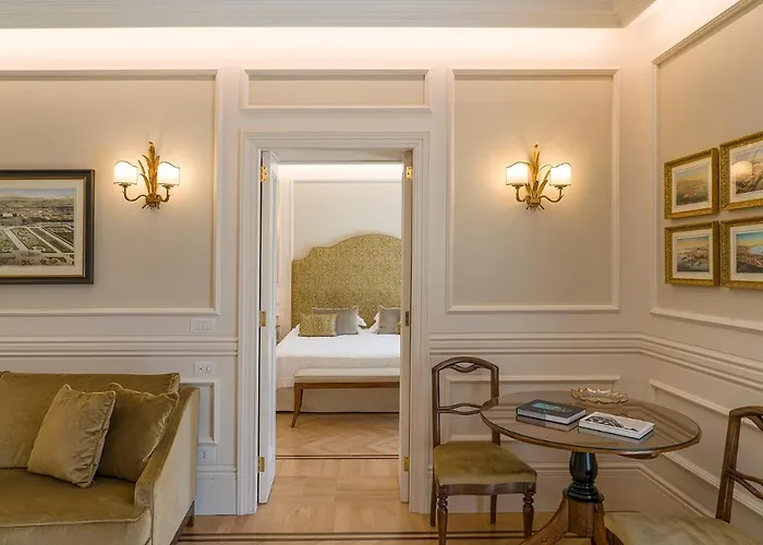 Grand Excelsior Vittoria Hotell 5*